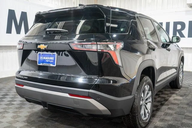 New 2027 Mosaic Black Metallic Chevrolet LT image 5