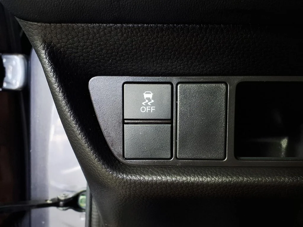 Used 2025  Honda LX image 24
