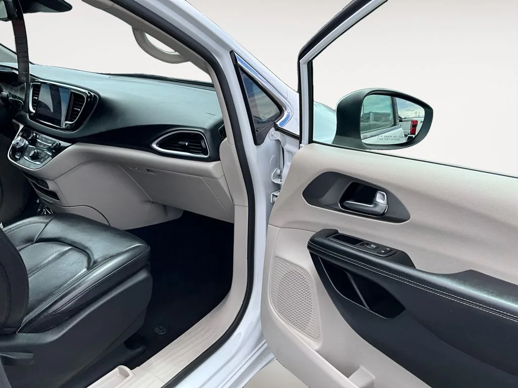 Used 2023 Bright White Clearcoat Chrysler Touring L image 9