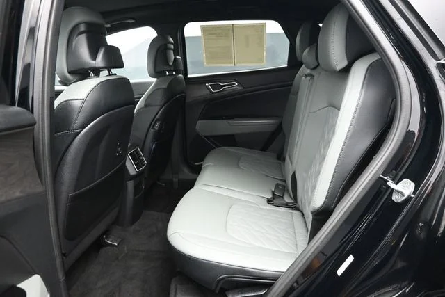 Used 2023 Black Kia X-Line image 11