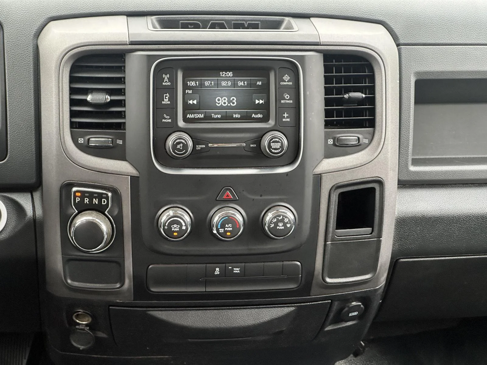 2017 RAM Ram 1500 Pickup Tradesman - Photo 13