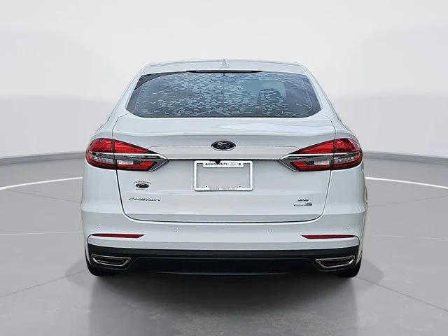 Used 2020 White Ford SE image 4