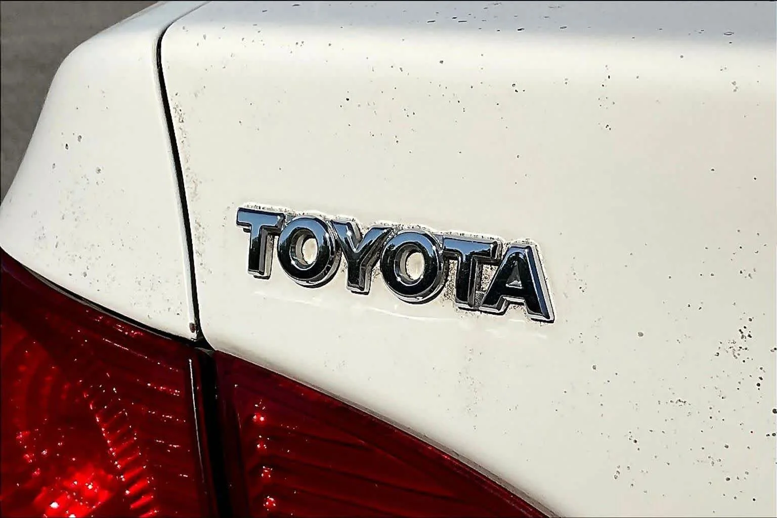 Used 2003 Super White Toyota CE image 28