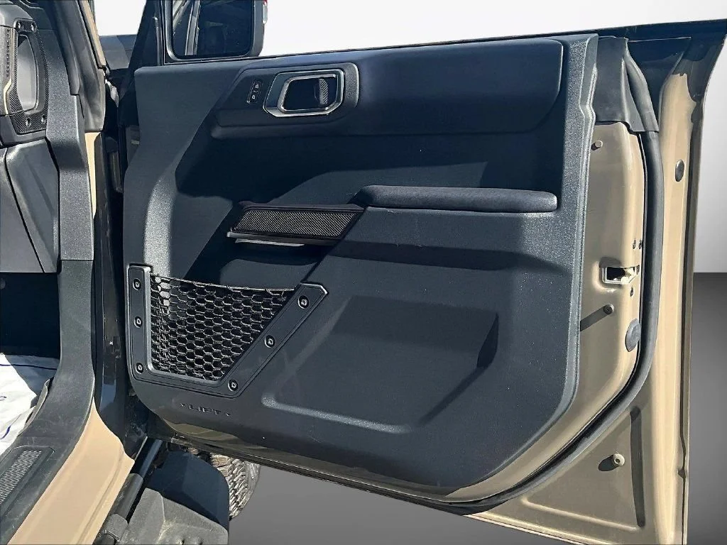 Used 2025 Gray Ford Badlands image 29