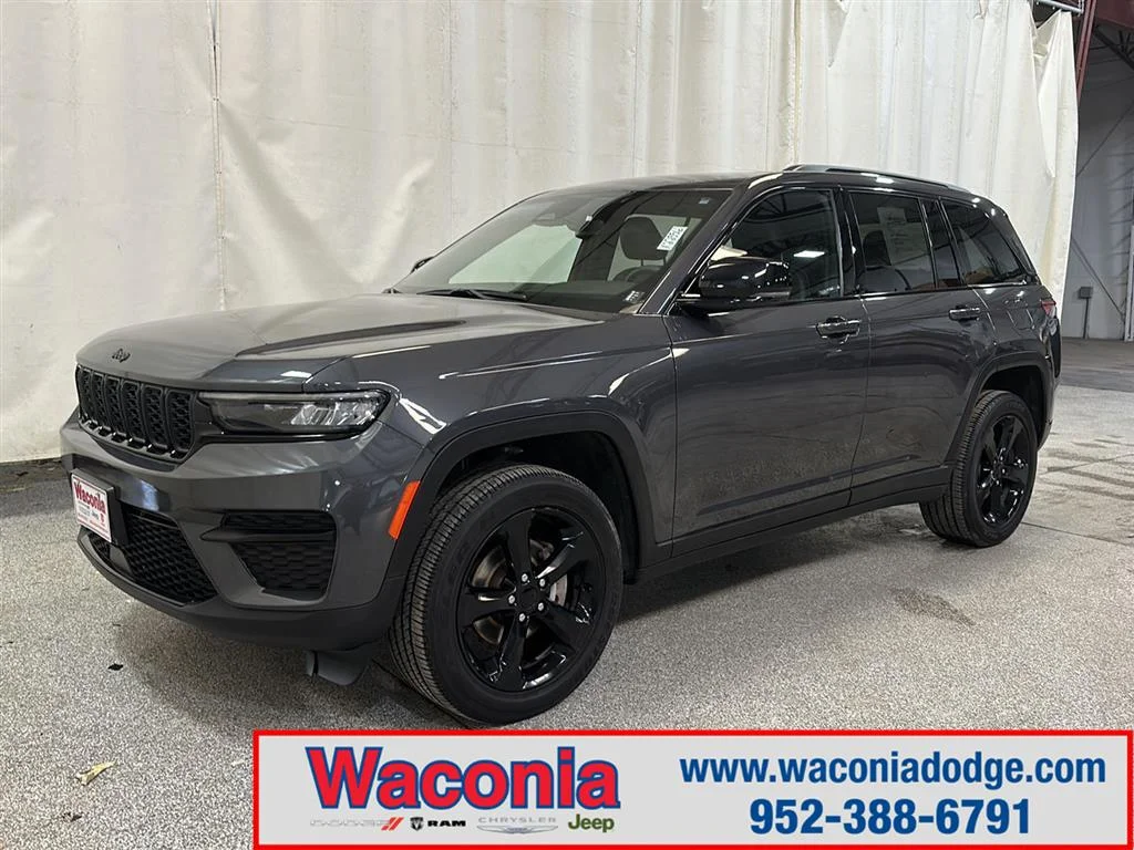 Used 2023 Baltic Gray Metallic Clearcoat Jeep Altitude 4x4 image 1