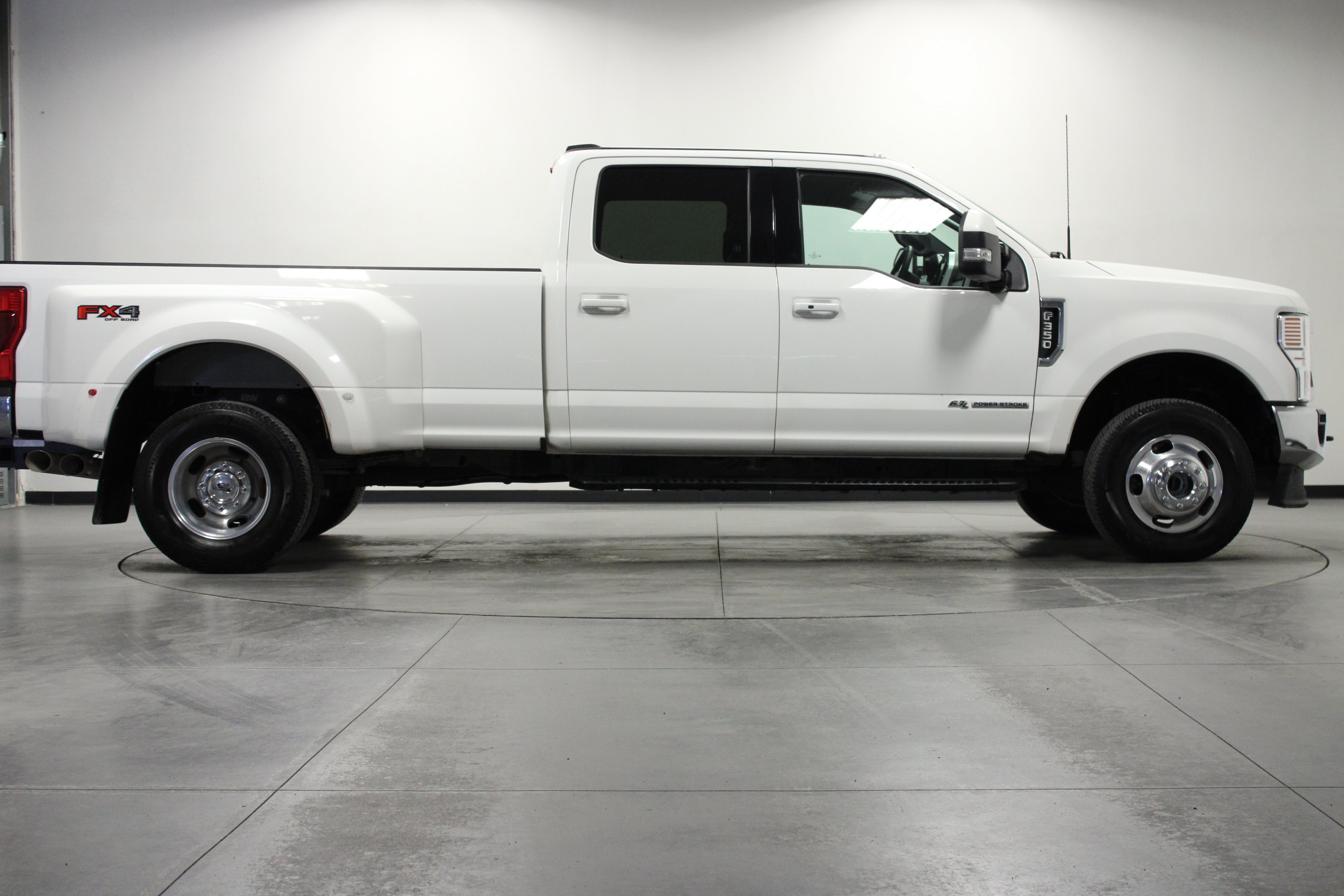 Used 2022 White Metallic Ford Lariat image 3