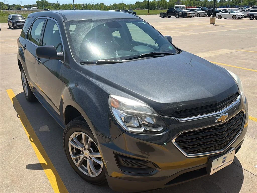 Used 2017 Chevrolet Equinox LS with VIN 2GNFLEEK0H6170734 for sale in Kansas City