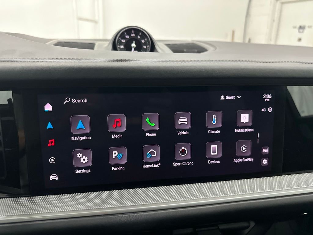 Used 2024  Porsche Base image 17