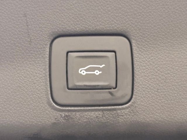 Used 2021 Red Chevrolet LT image 10