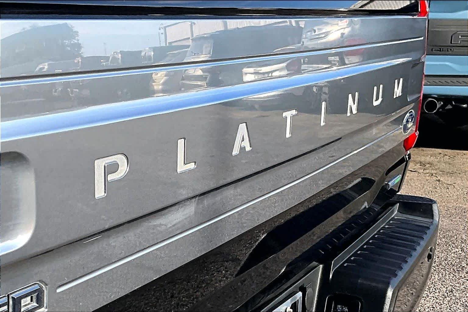 Used 2022 Agate Black Ford Platinum image 9