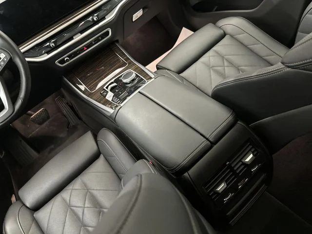 Used 2026 White BMW xDrive40i image 25
