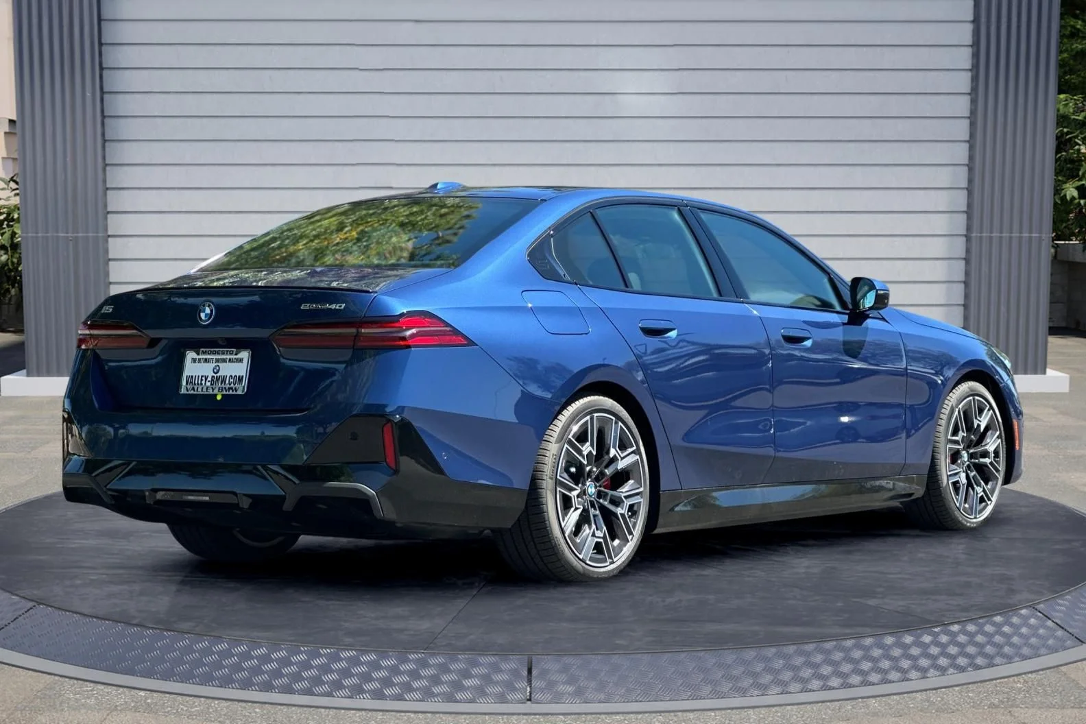 New 2027 Blue BMW eDrive40 image 4