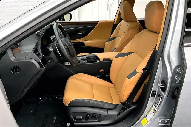 Used 2022 Iridium Lexus 350 image 23