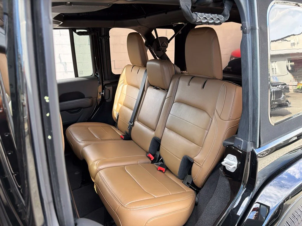 Used 2022 Black Jeep Unlimited Sahara image 24