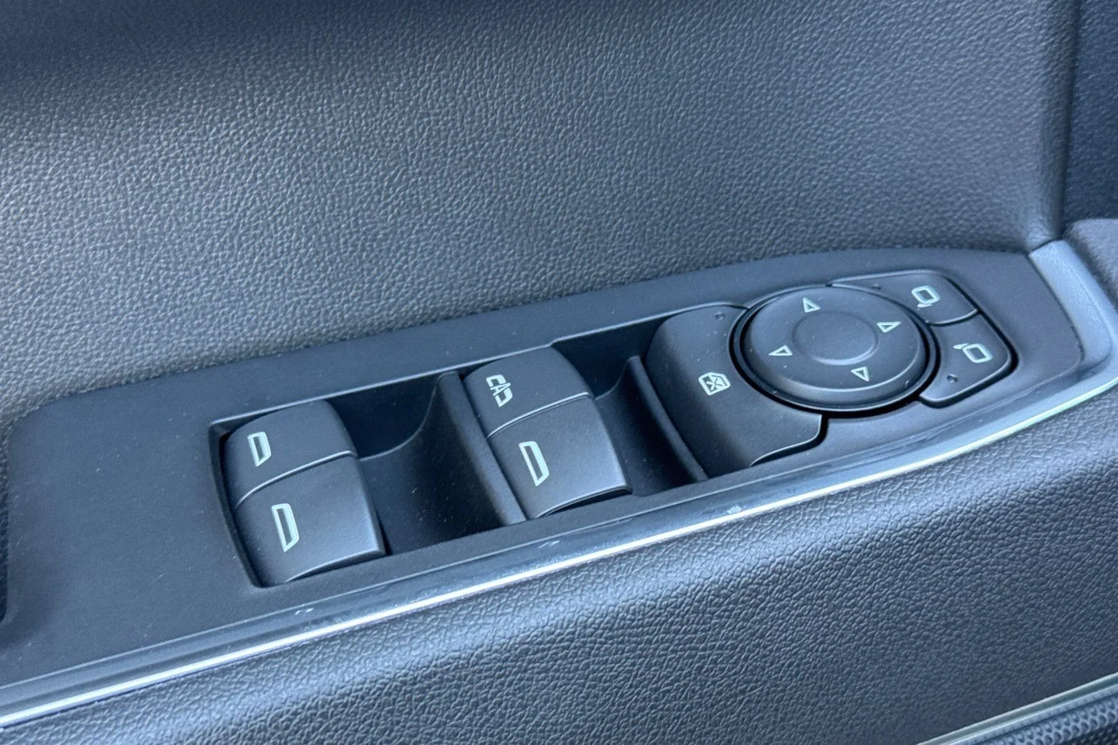 2026 Chevrolet Silverado 1500 LT - Photo 11