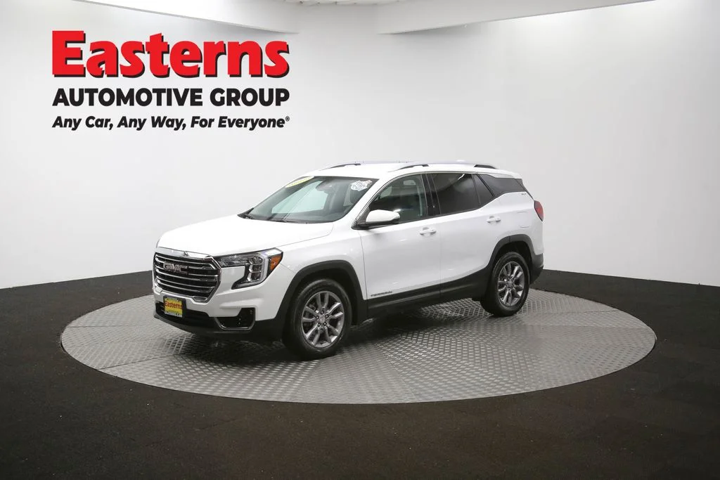 Used 2023 White GMC SLT image 57