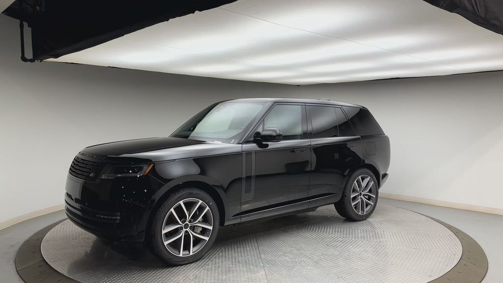 New 2026 Santorini Black Metallic Land Rover SE image 6
