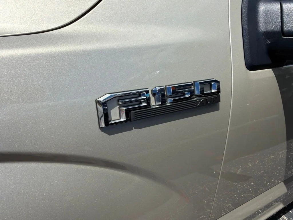 Used 2018 Gold Ford XLT image 8