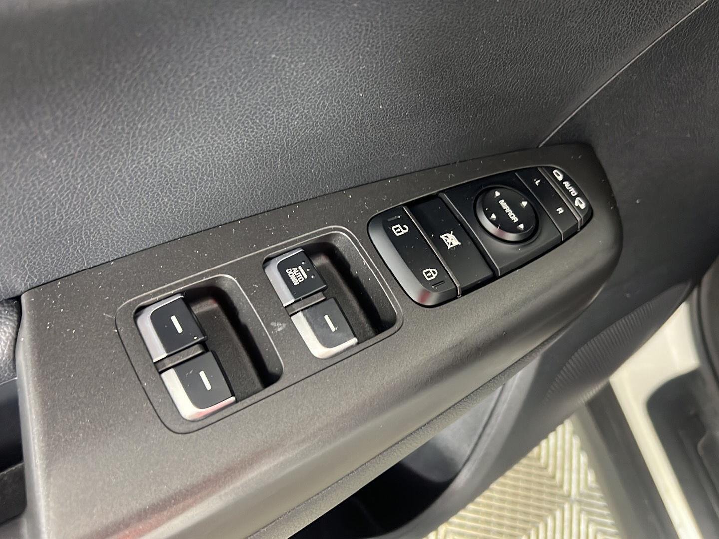 Used 2020 Clear White Kia LX image 19