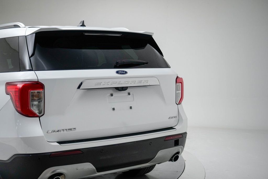 Used 2023 White Ford Limited image 8