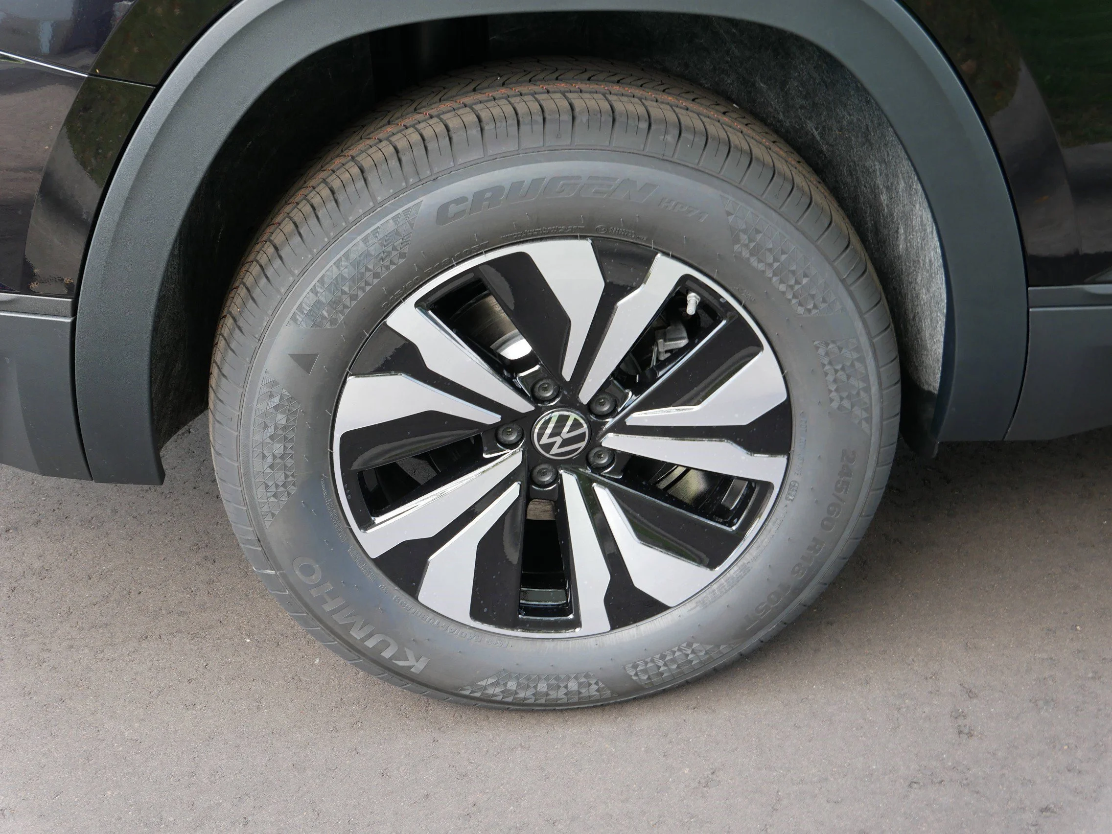 New 2026 Deep Black Pearl Volkswagen 2.0T SE image 5