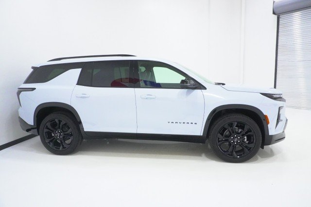 2027 Chevrolet Traverse RS - Photo 4