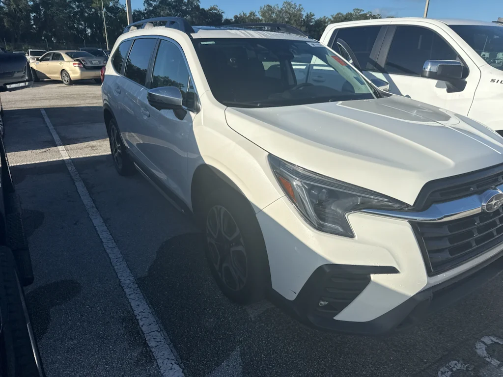 Used 2023 Crystal White Pearl Subaru Limited image 1