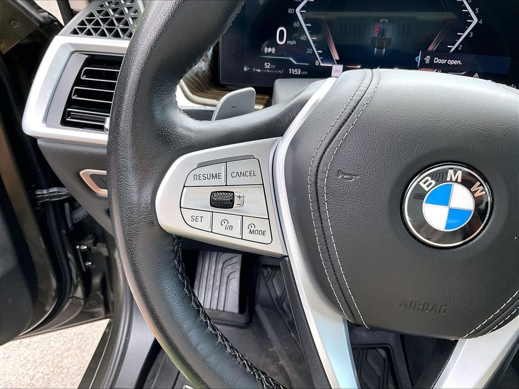 Used 2024 Green BMW xDrive40i image 24