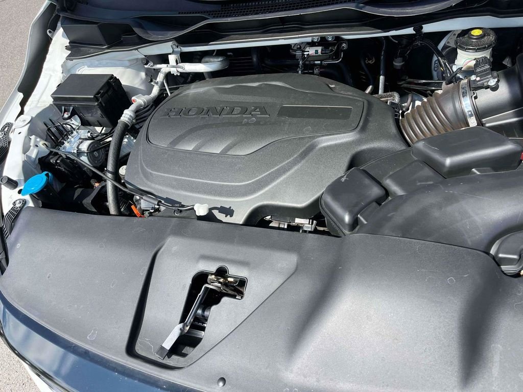 Used 2023 White Honda Sport image 37
