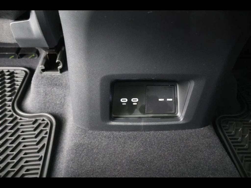 New 2026 Black Volkswagen 2.0T SE w/Technology image 11