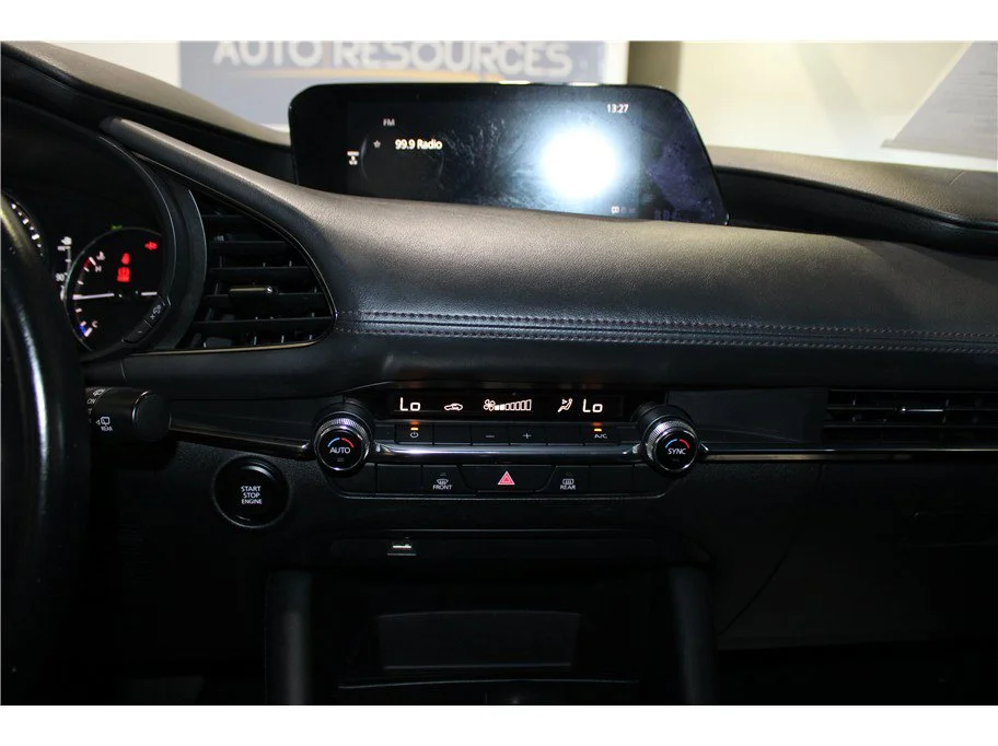 Used 2019 Deep Crystal Blue Mica Mazda Hatchback 4D image 30