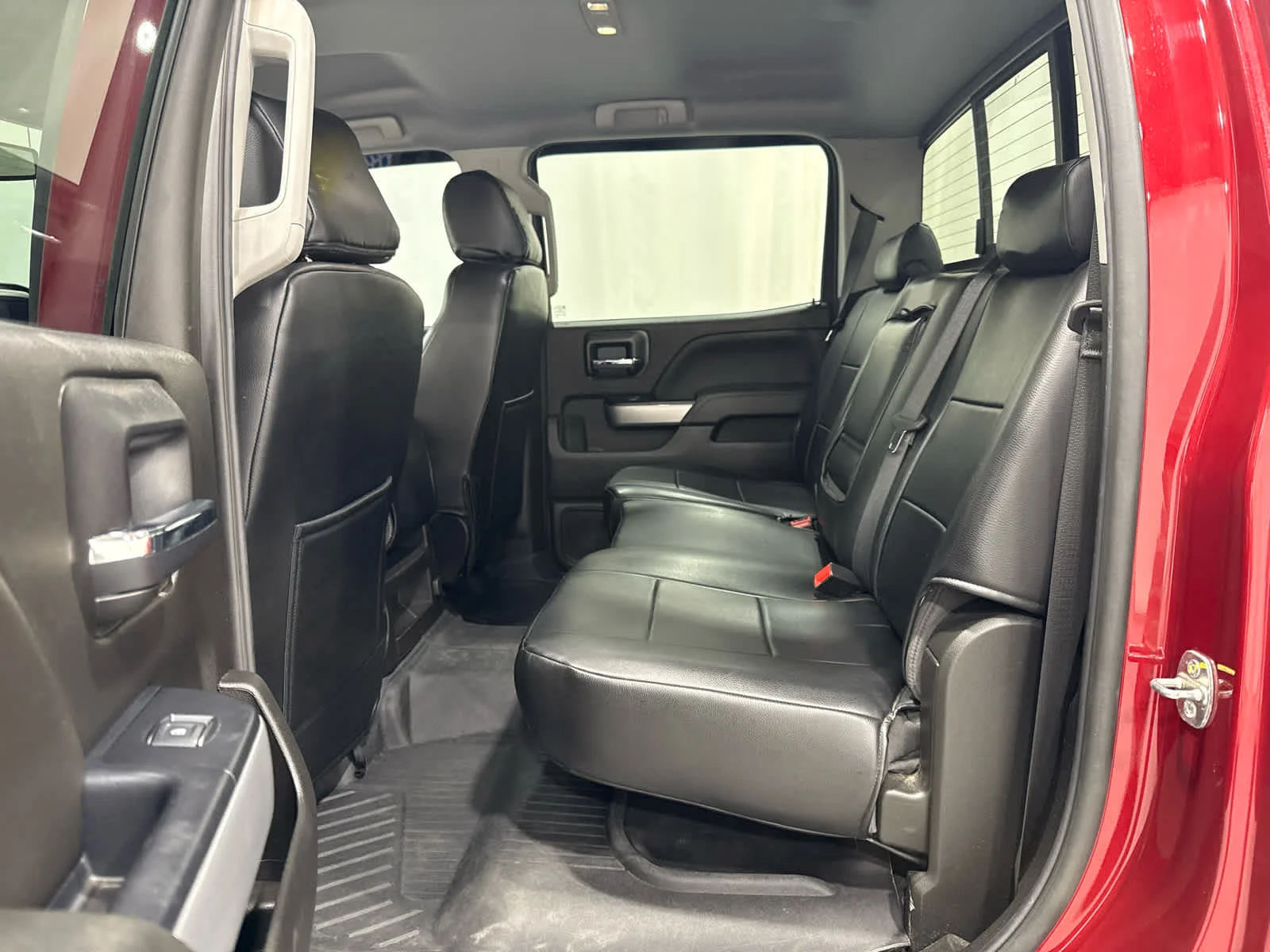Used 2019 CAJUN RED TINTCOAT Chevrolet LT image 12