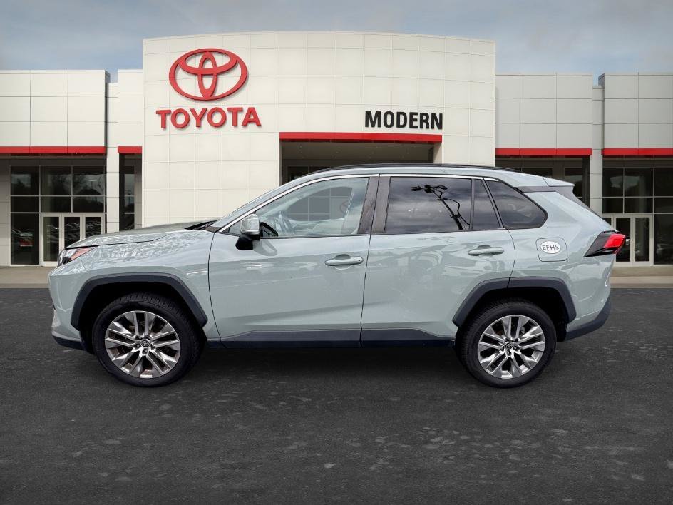 Certified Used 2022 Lunar Toyota XLE Premium image 22