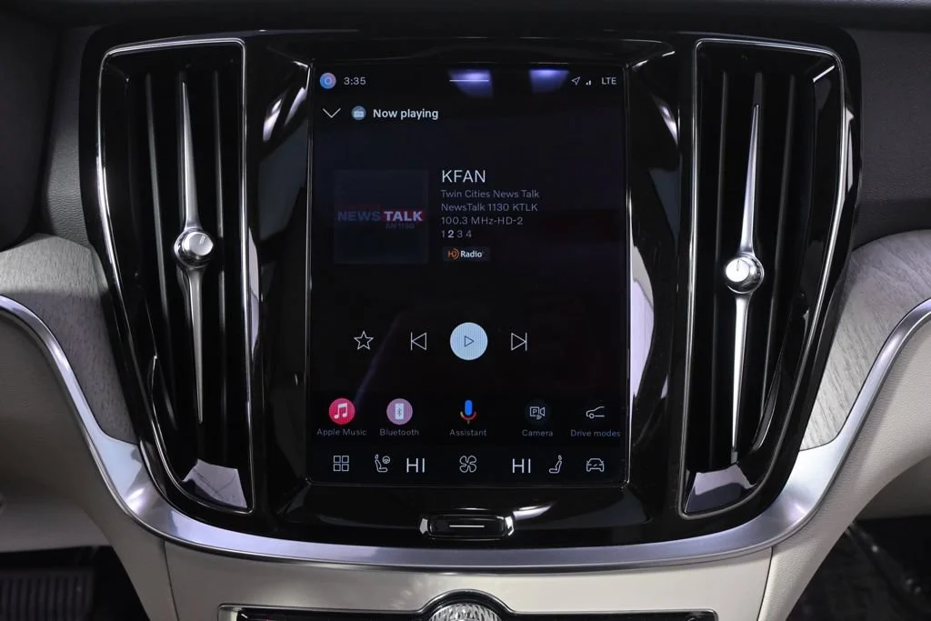 Used 2023 Black Volvo Plus Dark Theme image 28