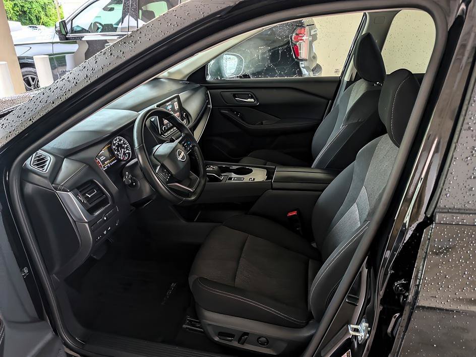 Used 2025 Super Black Nissan SV image 10
