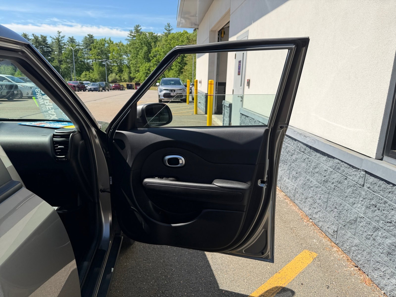 Used 2015 Titanium Gray Kia Base image 28
