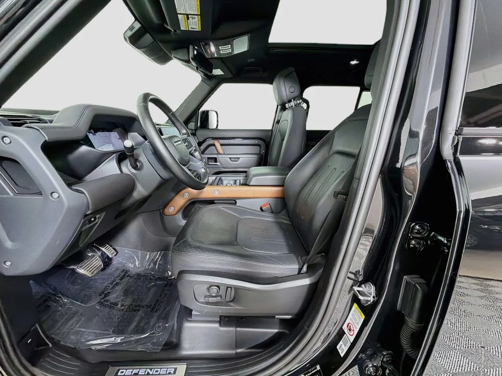 Certified Used 2023 Black Land Rover X image 22