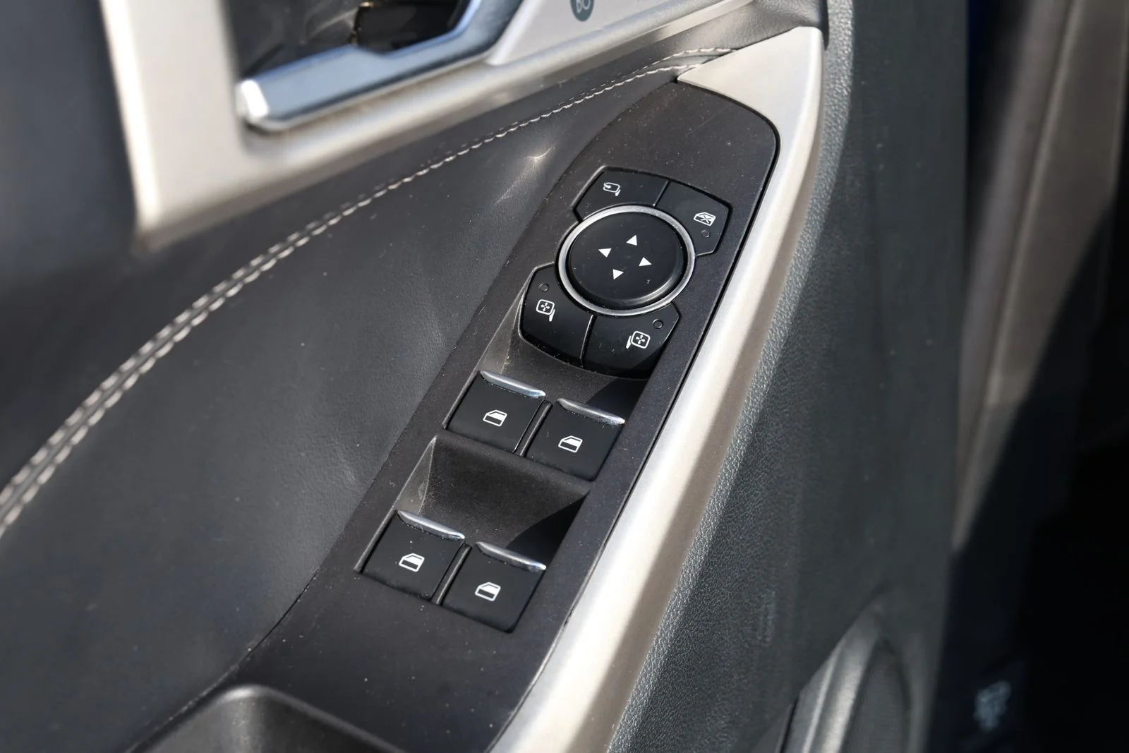 Used 2023 Blue Ford Limited image 27