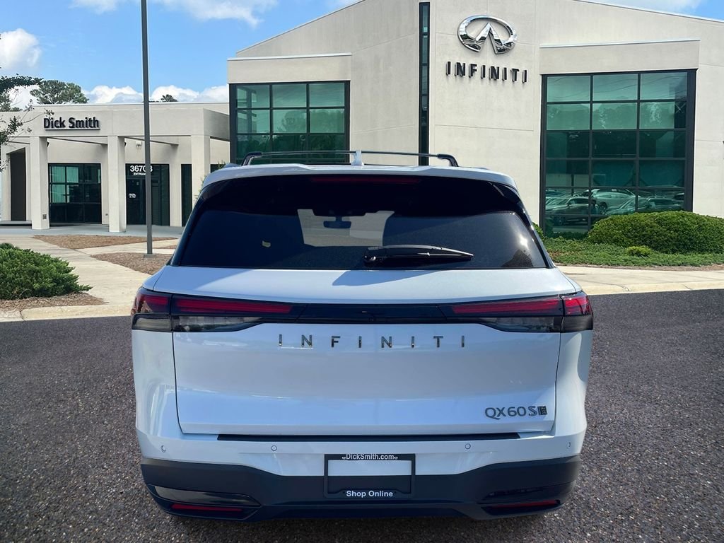 New 2026 2T RAD WHT INFINITI Sport AWD image 5