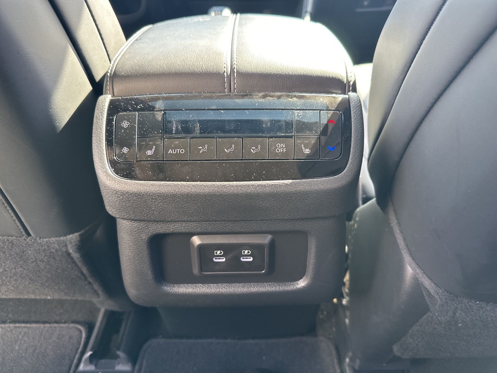 Used 2026 White INFINITI LUXE image 31