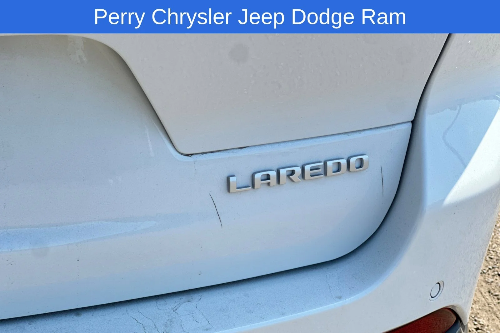 New 2026 Bright White Clear-Coat Exterior Paint Jeep Laredo image 22