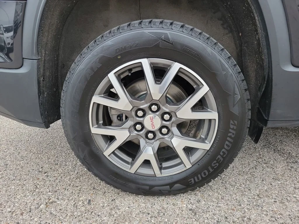 Used 2020 Carbon Black Metallic GMC SLE image 5