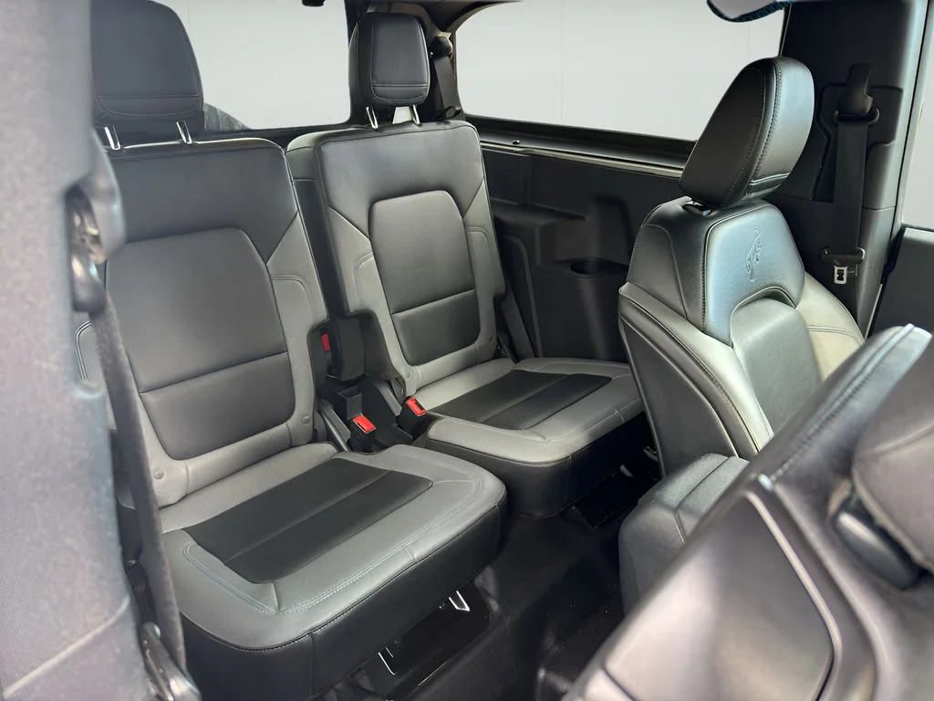 Used 2023 Oxford White Ford Black Diamond image 11