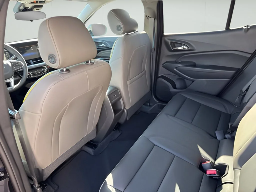 New 2026 Mosaic Black Metallic Chevrolet ACTIV image 18
