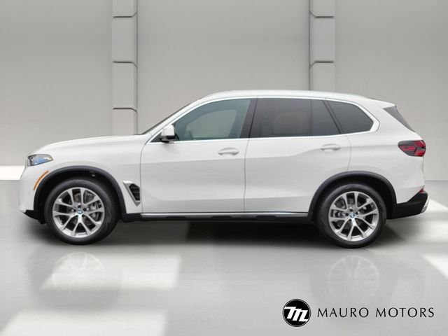 New 2026 White BMW xDrive40i image 6