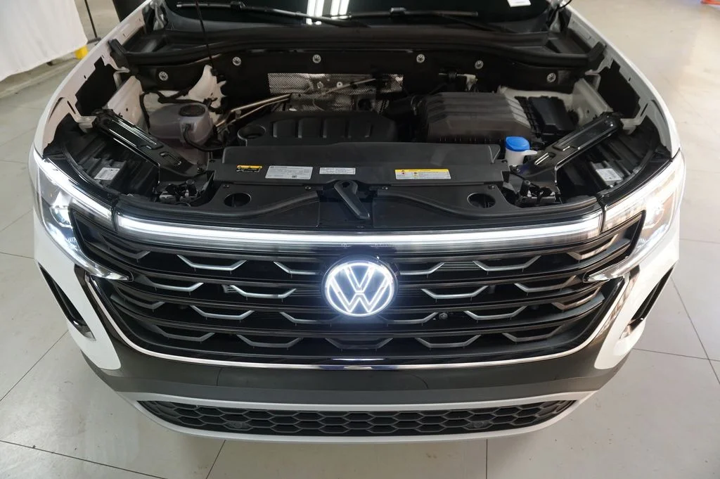 New 2026 White/off-white Volkswagen 2.0T SE w/Technology image 30