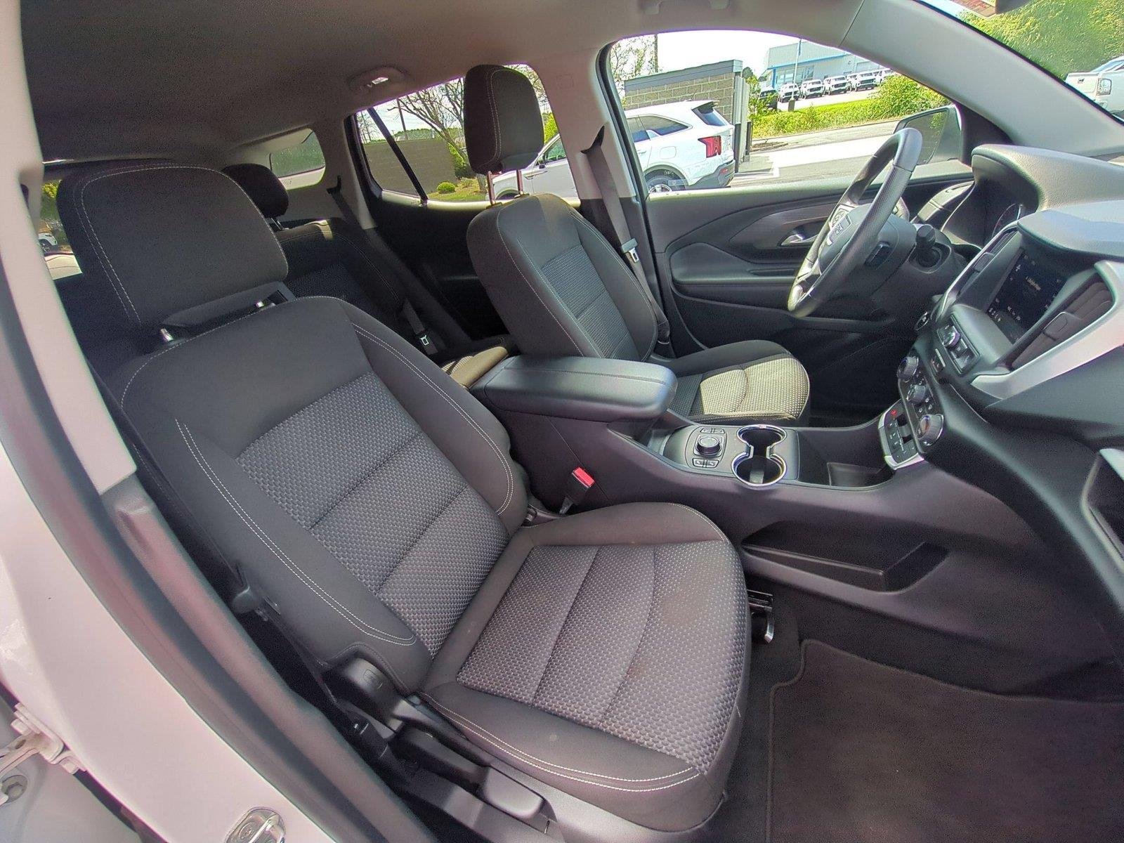 Used 2022 Summit White GMC SLE image 36