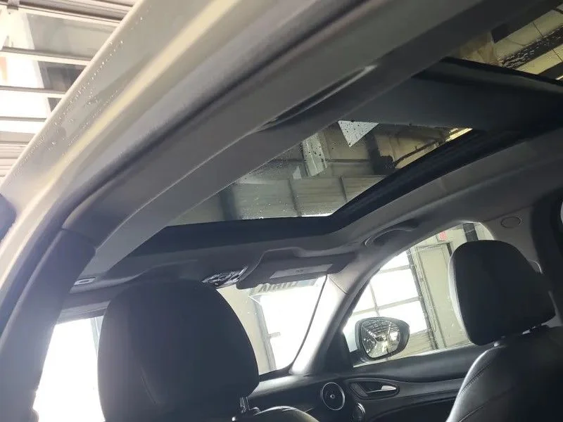 Used 2019 White Alfa Romeo Ti image 10