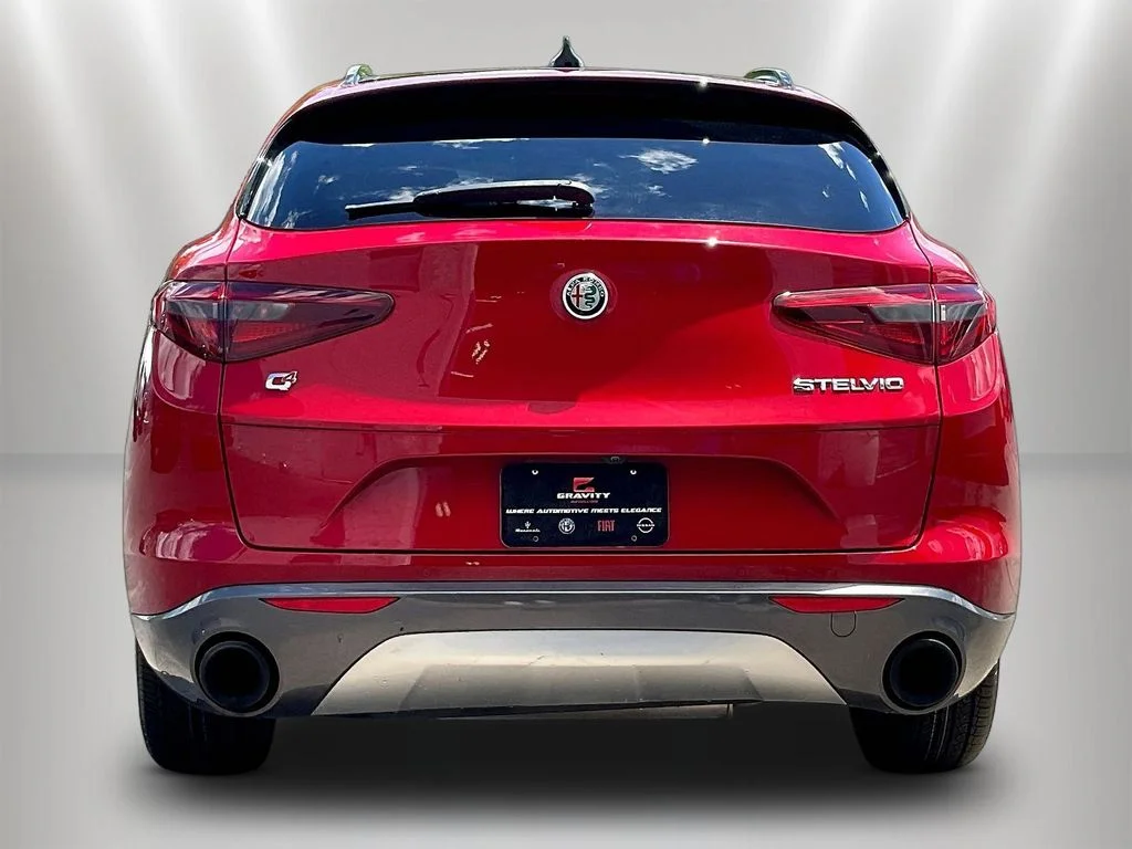 Used 2022 Alfa Rosso Alfa Romeo Ti image 5