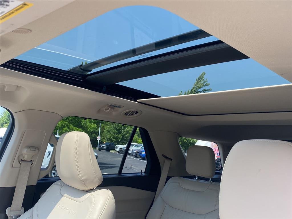 Used 2022 Star White Metallic Tri-Coat Ford Platinum image 13